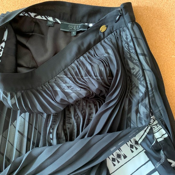 Guess: floor length skirt, see through overlay with geometric mini skirt. - Picture 4 of 4